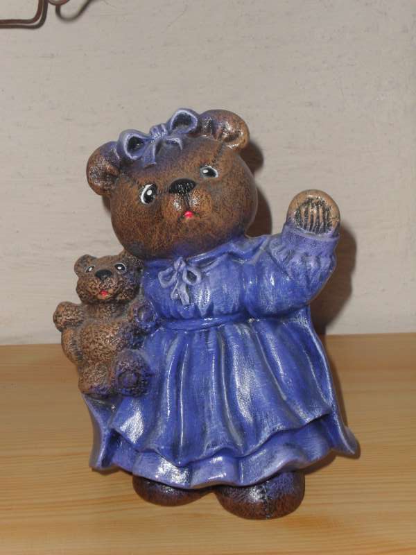 Teddymutter mit Häubchen